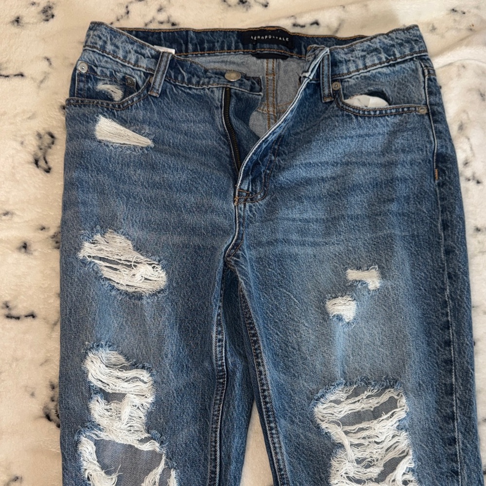 Aeropostale Women’s Distressed Blue Ripped Mom Jeans ✨